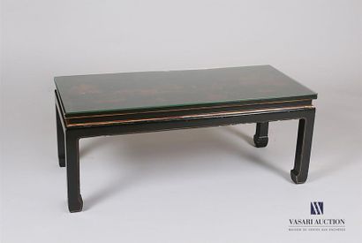 null Table basse en bois mouluré, sculpté, noirci et peint, le plateau de forme rectangulaire...