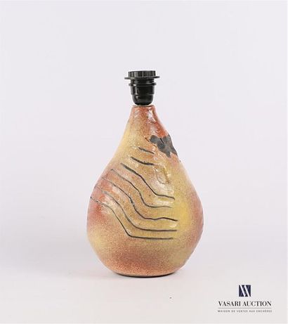 null Vase piriforme en céramique monté en lampe à décor stylisé de stries, griffures,...