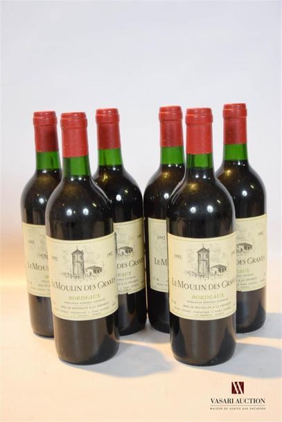 null 6 Blles	LE MOULIN DES GRAVES	Bordeaux	1992
	Et. un peu tachées. N : 1 mi/bas...