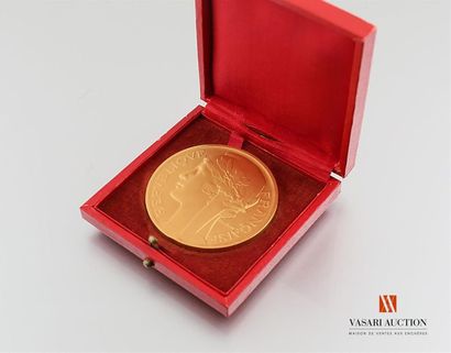 null Education physique, offert par le Ministre - Médaille bronze doré 50 mm, gravé...