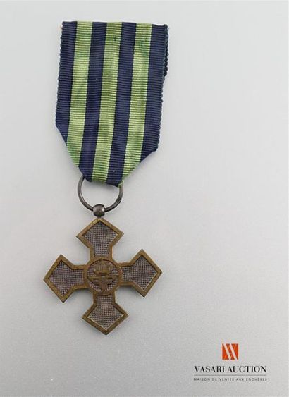 null Roumanie - Croix commémorative de la guerre 1916-1918, premier modèle, usure...