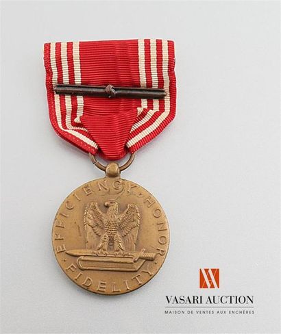 null Etats Unis d'Amérique - Good conduct medal, Army, ruban avec agrafe de deuxième...