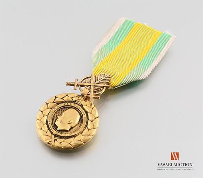 null Viet-Nam - Médaille du mérite militaire, premier modèle à profil de Bao Daï,...