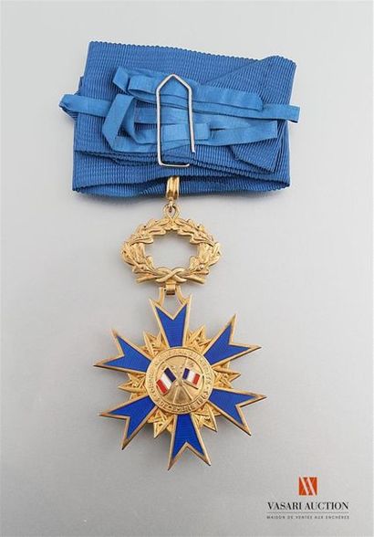 null France - Ordre national du mérite (institué en 1963); cravate de commandeur...
