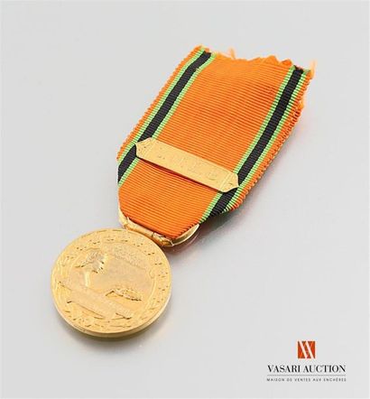 null Médaille de la société nationale d'encouragement au bien, 30,5 mm, échelon or,...