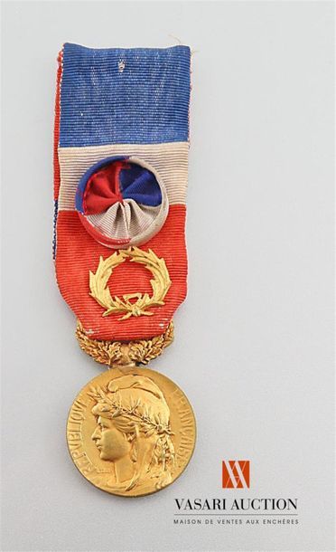 null France - Médaille du travail, échelon or, ruban avec rosette et palmes, ruban...