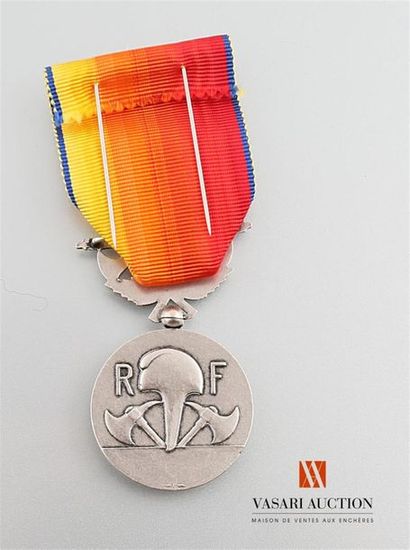 null Médaille des sapeurs pompiers, pour services exceptionnels rendus, officier,...