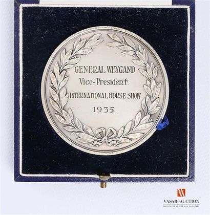 null Souvenirs du Général WEYGAND (provenance familiale) : médaille de table 76 mm,...