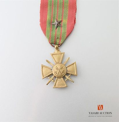null France: Croix de guerre dite de "l'Armée Giraud", en bronze fondu, le centre...