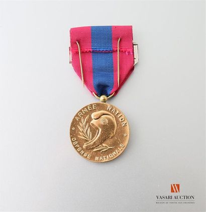 null France: médaille de la Défense nationale, agrafe Infanterie, échelon or, TT...