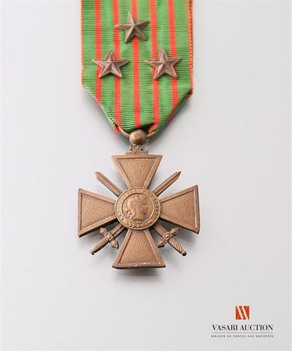 null France: croix de guerre 1914-1915, ruban avec trois étoiles de bronze, ruban...