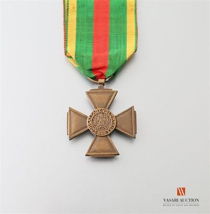null France: croix du combattant volonatire 1914-1918, bronze patiné, TTB
