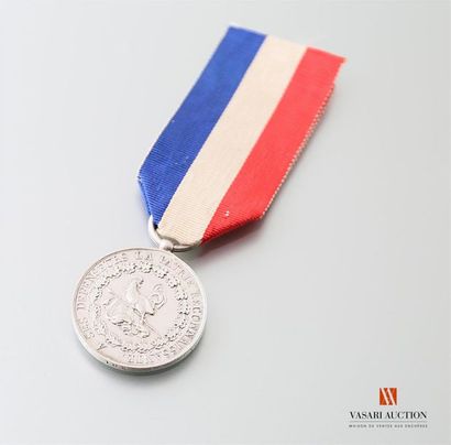 null France: médaille de Juillet, en argent, tranche gravée : DONNÉ PAR LE ROI DES...