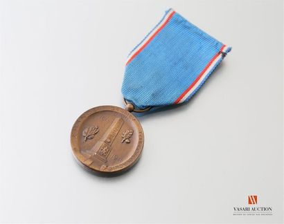 null France - Médaille des Soldats de Darney, déstinée aux anciens combattants, c'est...