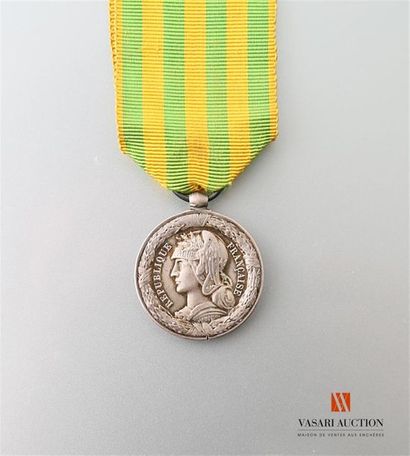 null Médaille commémorative de l'expédition du Tonkin, 1883-1885, modèle avec Cau-Giaï...