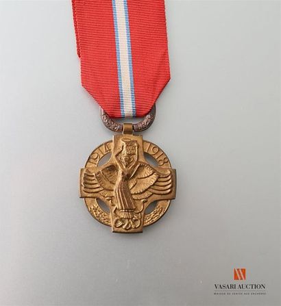 null Tchécoslovaquie - Médaille commémorative de la guerre 1914-1918, TTB
