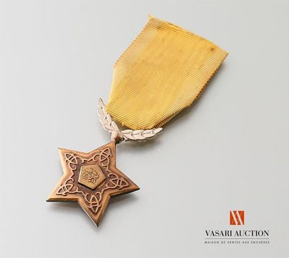 null Syrie - Ordre du Dévouement, fondé en 1953, insigne de chevalier en bronze patiné...