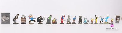 null CORNER HERGE
Lot de seize figurines en métal émaillé figurant les aventures...