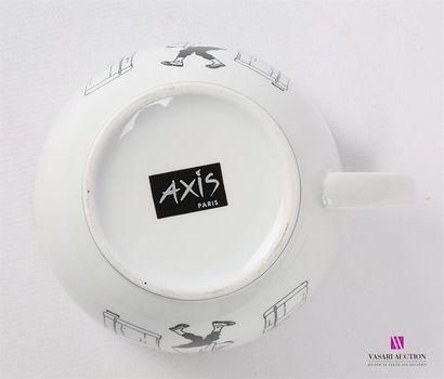 null AXIS - HERGÉ / TINTIN
Tasse à chocolat et sa sous-tasse en porcelaine blanche...