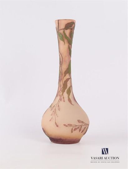 null GALLE Emile (1846-1904)
Vase soliflore à long co et panse ventrue à décor dégagé...