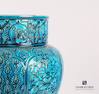 null BORDEAUX - Manufacture de Vieillard
Cache-pot en faïence fine bleu turquoise...