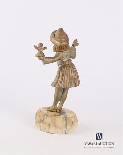 null BAILLY Georgette Louise (XXème siècle)
Jeune fille jouant à la poupée
Bronze...