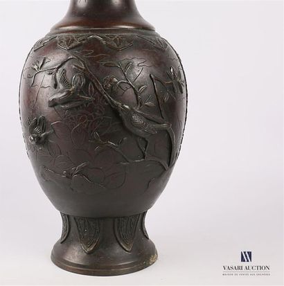 null JAPON
Vase de forme balustre posant sur un socle piédouche, la panse à décor...