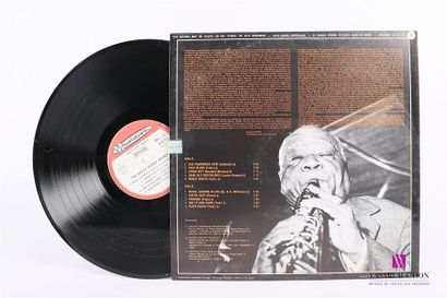 null THE GREAT SIDNEY BECHET 
1 Disque 33T sous pochette et chemise à rabat cartonnée
Label...