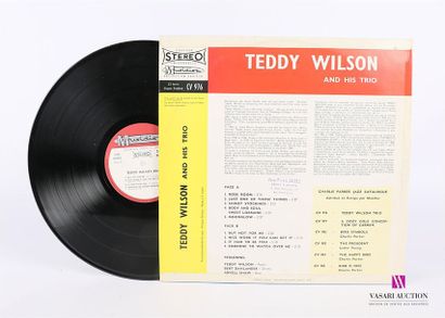 null TEDDY WILSON AND HIS TRIO 
1 Disque 33T sous pochette imprimée et chemise cartonnée
Label...
