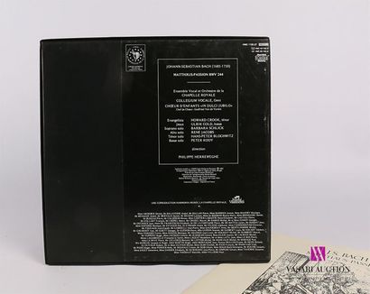 null BACH / Philippe Herreweghe - Matthaüs passion
3 Disques 33T sous coffret 
Label...