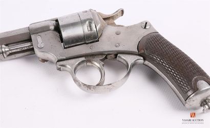 null Revolver réglementaire modèle 1873, canon marqué 1876, rayures visibles mais...