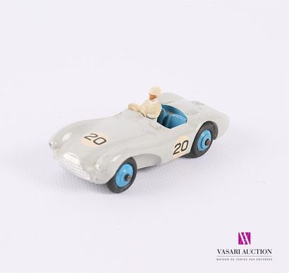 null DINKY TOYS (GB)
ASTON MARTIN - 110 - couleur grise
(assez bon état, sans bo...