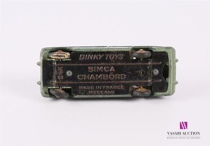 null DINKY TOYS (FR)
SIMCA CHAMBORD - 24K - couleur verte
(fortes usures et sauts...