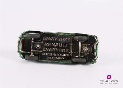 null DINKY TOYS (FR)
RENAULT DAUPHINE - couleur verte
(usures, déformations au revers,...