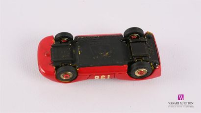 null CORGI TOYS (GB)
FERRARI 206 DINO SPORT - couleur rouge
(usures, sans boite)