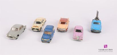 null NOREV (FRANCE)
Lot de six véhicules en plastique : Vedette dépanneuse - Volkswagen...