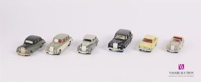 null DINKY TOYS (GB)
Lot de six véhicules : Rolls Royce Silver Wraith (deux exemplaires)...