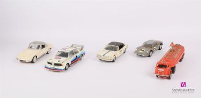 null Lot de cinq véhicules en plastique : Porsche 904 GTS - Mustang - Elan 1600 -...