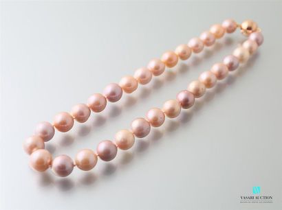 null Collier perles multicolores 12 à 15 mm, le fermoir boule en vermeil aimanté
Long....