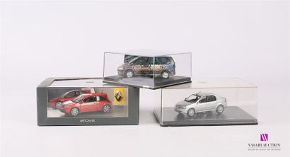 null Lot de trois véhicules Renault - échelle 1/43 : Espace Pace car - Magane sport...