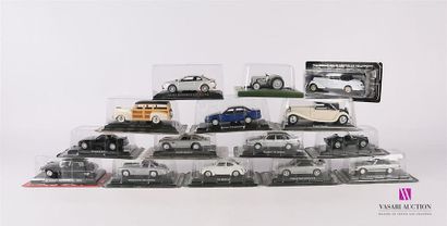 null Lot de quinze véhicules - échelle 1/43 : Citroën DS 19 Pallas 1965 - Mercedes...