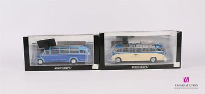 null PAUL'S MODEL ART - MINICHAMPS
Lot de deux véhicules : Mercedes Benz Bus 1954...