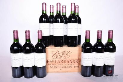 null 12 bouteilles	CHÂTEAU LARMANDE	St Emilion GCC	1997
	Et. impeccables. N : 10...