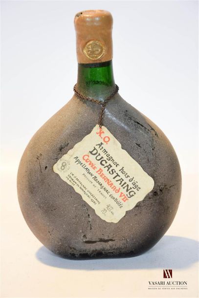 null 1 bouteille	ARMAGNAC X.O. "Hors d'Age" Cuvée Bernard VII mise Ducastaing		
	70...