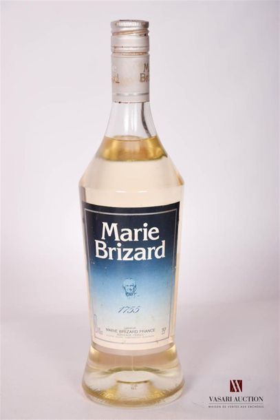 null 1 bouteille	MARIE BRIZARD 		
	70 cl - 25°. Et. un peu tachée. N : léger man...