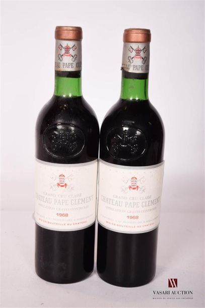 null 2 bouteilles	CHÂTEAU PAPE CLÉMENT	Graves GCC	1968
	Et. un peu tachées. N : bas...
