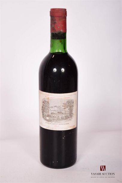 null 1 bouteille	CHÂTEAU LAFITE ROTHSCHILD	Pauillac 1er GCC	1969
	Et. un peu fanée...