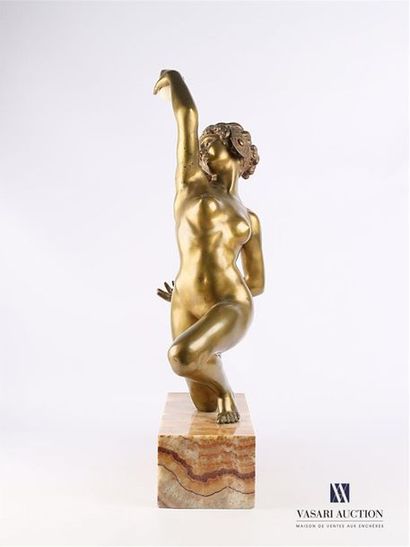 null GORY Affortunato (1895-1925) d'après
Femme nue dansant avec une sphère 
Bronze...
