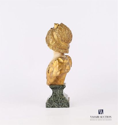null GORY Affortunato (1895-1925) d'après
Buste de jeune femme au chapeau
Bronze...