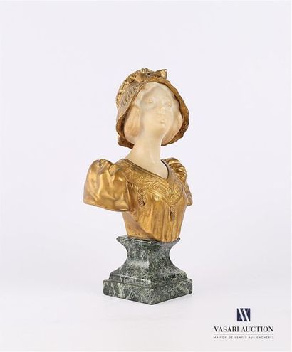 null GORY Affortunato (1895-1925) d'après
Buste de jeune femme au chapeau
Bronze...